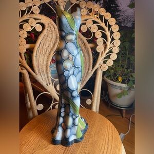 Benayya by Innovation™ “Pebbles & Seaweed” Ceramic Figure Silhouette Vase.
